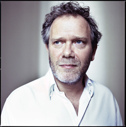 Hasonlóság és érintkezés : a lenyomat archeológiája, anakronizmusa és modernsége / Georges Didi-Huberman